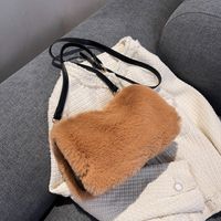 Bag 2021 New Plush Small Square Bag Simple Western Style Autumn And Winter Shoulder Textured Women 's Bag Fashionable Furry Crossbody Bag main image 4