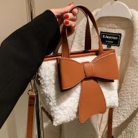 Herbst Und Winter Super Feuer Kleine Tasche Frauen Tasche 2021 Neue Nischen Plüsch Umhängetasche Pelzige Tasche Mode Tragbare Eimer Tasche main image 5