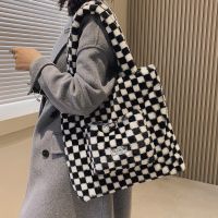 Black And White Checkerboard Large Capacity Plush Tote Bag Autumn And Winter New Simple Plush Shoulder Bag main image 1
