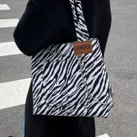Bag 2021 New Trendy Autumn And Winter Retro Zebra Pattern Fashion Large-capacity One-shoulder Tote Bag main image 1