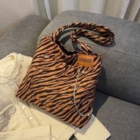 Bag 2021 New Trendy Autumn And Winter Retro Zebra Pattern Fashion Large-capacity One-shoulder Tote Bag main image 5