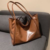 Soft Leather Big Handbag New 2021 Fall Winter Fashion Retro Shoulder Commuter Work Women's Bag Solid Color Tote Bag main image 4