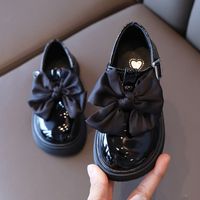 Spring And Autumn New Girls Bow Leather Shoes Fashion Soft Sole Shoes sku image 1