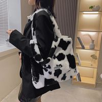 Black And White Checkerboard Large Capacity Plush Tote Bag Autumn And Winter New Simple Plush Shoulder Bag sku image 3