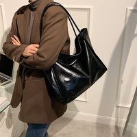 Soft Leather Big Handbag New 2021 Fall Winter Fashion Retro Shoulder Commuter Work Women's Bag Solid Color Tote Bag sku image 2