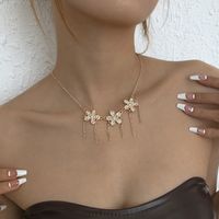 European And American Simple Single-layer Necklace Diamond Tassel Flower Necklace Retro Clavicle Chain main image 3