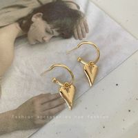 Niche Love Metal Earrings Female Summer 2021 New Trendy Cold Wind Peach Heart Earrings Personalized Fashion Ear Jewelry main image 1