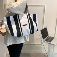 Canvas Large Capacity Fashion Striped One-shoulder Underarm Bag Autumn And Winter Texture Sports Tote Bag main image 1