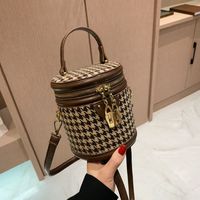 Plaid Cylindrical Small Bag Autumn And Winter Simple Temperament Simple One-shoulder Messenger Bucket Bag main image 6