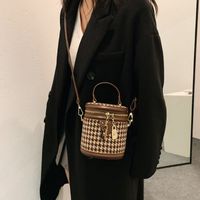 Plaid Cylindrical Small Bag Autumn And Winter Simple Temperament Simple One-shoulder Messenger Bucket Bag main image 1