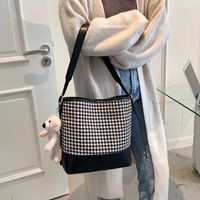 2021 New Autumn And Winter Shoulder Messenger Bag Bucket Bag main image 4