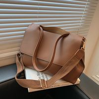 Autumn/winter Retro Bag Large Capacity Messenger Bag Commuter Shoulder Bag Portable Tote Bag main image 5