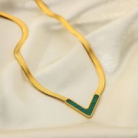 Collar De Oro De 18k De Acero Inoxidable Con Cadena Plana De Serpiente En Forma De V main image 4