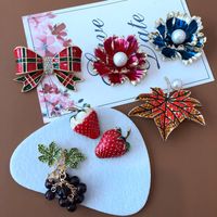 Creative Nouvelle Couleur Correspondant Goutte Glaçure Arc Broche Fraise Raisin Grappe Strass Broche Pivoine Fleur Corsage Bijoux main image 2