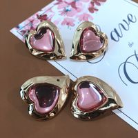 New Temperament Pink Love Stud Earrings Personality Fashion Retro Palace Style Ear Clip main image 2