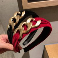 New Velvet Headband Female Retro Temperament Headwear Golden Chain Headband Wholesale main image 2