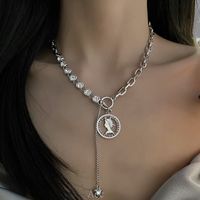 Retro Portrait Love Ot Stitching Diamond Necklace Personality Titanium Steel Clavicle Chain main image 3