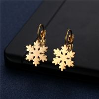 Stainless Steel Snowflake Earrings Glossy Laser Cut 18k Gold Earrings Christmas Ice Flower Earrings sku image 1