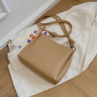2021 New Solid Color Single Shoulder Messenger Handbags Fashion Texture Bucket Bag Korean Underarm Bag main image 4