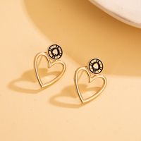 European And American New Personality Simple Heart-shaped Earrings Gold And Silver Earrings main image 4