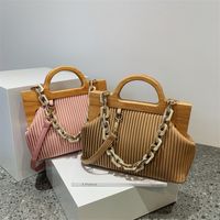 Autumn And Winter New Wooden Handle Fashion Chain Fold Striped Shoulder Simple Messenger Bag main image 4