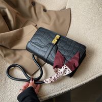 2021 New Solid Color Stone Pattern Personality Underarm Bag Casual One-shoulder Messenger Bag main image 4