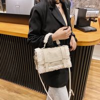 2021 New Fashion Plush Messenger Bag Autumn And Winter Plush Portable Small Bag Wholesale main image 6