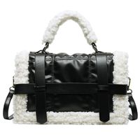 2021 New Fashion Plush Messenger Bag Autumn And Winter Plush Portable Small Bag Wholesale main image 3
