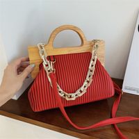 Autumn And Winter New Wooden Handle Fashion Chain Fold Striped Shoulder Simple Messenger Bag sku image 2
