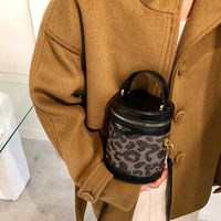 New Fashion Portable Houndstooth Lipstick Bucket Bag Shoulder Messenger Small Bag sku image 3