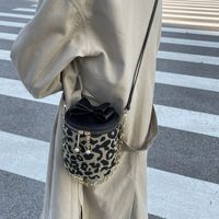 2021 New Bag Niche Fashion Leopard Crossbody Bag Autumn And Winter Bucket Bag sku image 1