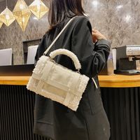 2021 New Fashion Plush Messenger Bag Autumn And Winter Plush Portable Small Bag Wholesale sku image 1