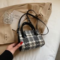 Retro Plaid Simple Ladies One-shoulder Diagonal Bag Wholesale sku image 2