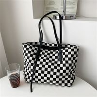 Retro Canvas Bag Checkerboard Bag Autumn Tide Fashion Portable Tote Bag sku image 2