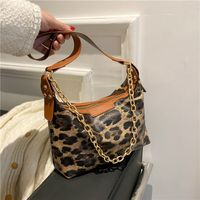 Fashion Simple Shoulder Bag Texture Popular Chain Casual Leopard Underarm Bag sku image 3