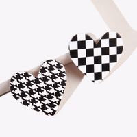 Retro Black And White Houndstooth Hairpin Cute Square Lattice Hairpin main image 4