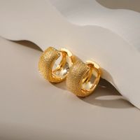 Fashion 18k Gold-plated Copper Earrings Embossed Ear Buckle Smooth Small Earrings main image 5