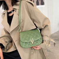 Fashion Solid Color Western Style One-shoulder Messenger Bag Chain Saddle Bag main image 6