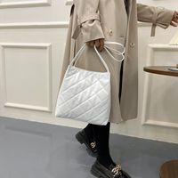 New Retro Fashion Small Square Solid Color Rhombus Chain Messenger Bag main image 4