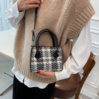 Retro Plaid Simple Ladies One-shoulder Diagonal Bag Wholesale main image 1