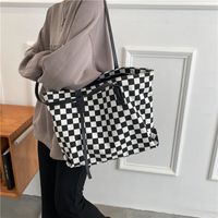 Retro Canvas Bag Checkerboard Bag Autumn Tide Fashion Portable Tote Bag main image 1