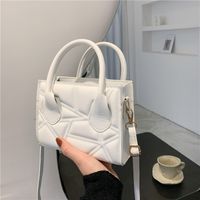 Autumn Texture Popular Embroidery Thread Decoration Bag 2022 New Trendy Fashionable Stylish Small Square Bag Trendy Shoulder Diamond Pattern Bag main image 4