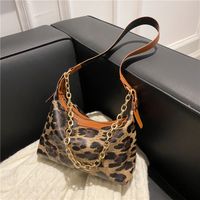 Fashion Simple Shoulder Bag Texture Popular Chain Casual Leopard Underarm Bag main image 4