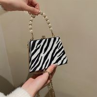 Elegant Bag Women's Bag 2021 Autumn And Winter New Elegant And Generous Fashion Chain Style Cows Pattern Small Square Bag main image 1