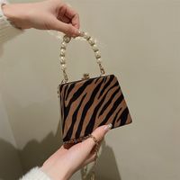 Elegant Bag Women's Bag 2021 Autumn And Winter New Elegant And Generous Fashion Chain Style Cows Pattern Small Square Bag main image 3