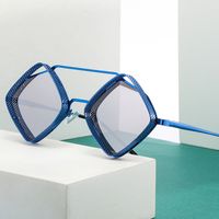 النظارات الشمسية الجديدة الرجعية Steampunk للرجال مجوفة الماس النظارات الشمسية الذكور المد والجزر Sunglasses main image 1