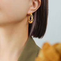 Ineinandergreifende C-förmige Ohrringe Titanstahl Plattiert 18k Echtgold Ohrringe main image 1