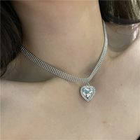 Japanese And Korean Design Sense Same Style As Yang Chaoyue Sweet Cool Style Heart Shape With Diamond Clavicle Chain Female Ins Personality Simple Necklace Fashion main image 4