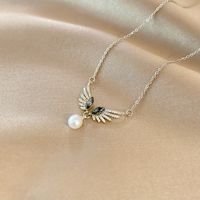 Korean Dongda Fashion Personality Pearl Necklace Design Temperament Wings Pendant Cold Style Zircon Clavicle Chain sku image 1