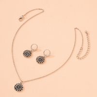 2021 Fashion New Earrings Set Retro Sunflower Punk Trendy Ear Ring Necklace Ins Accessories main image 3